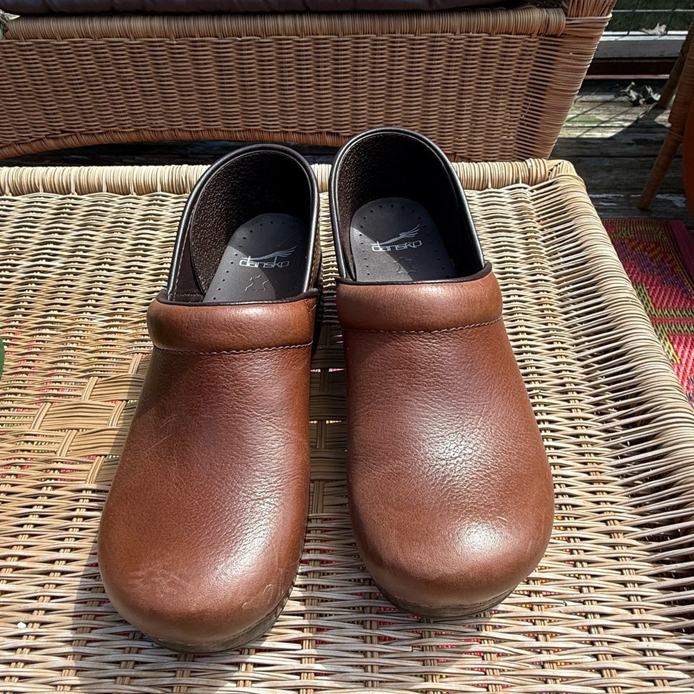 Dansko women’s Leather Slip-On Clogs